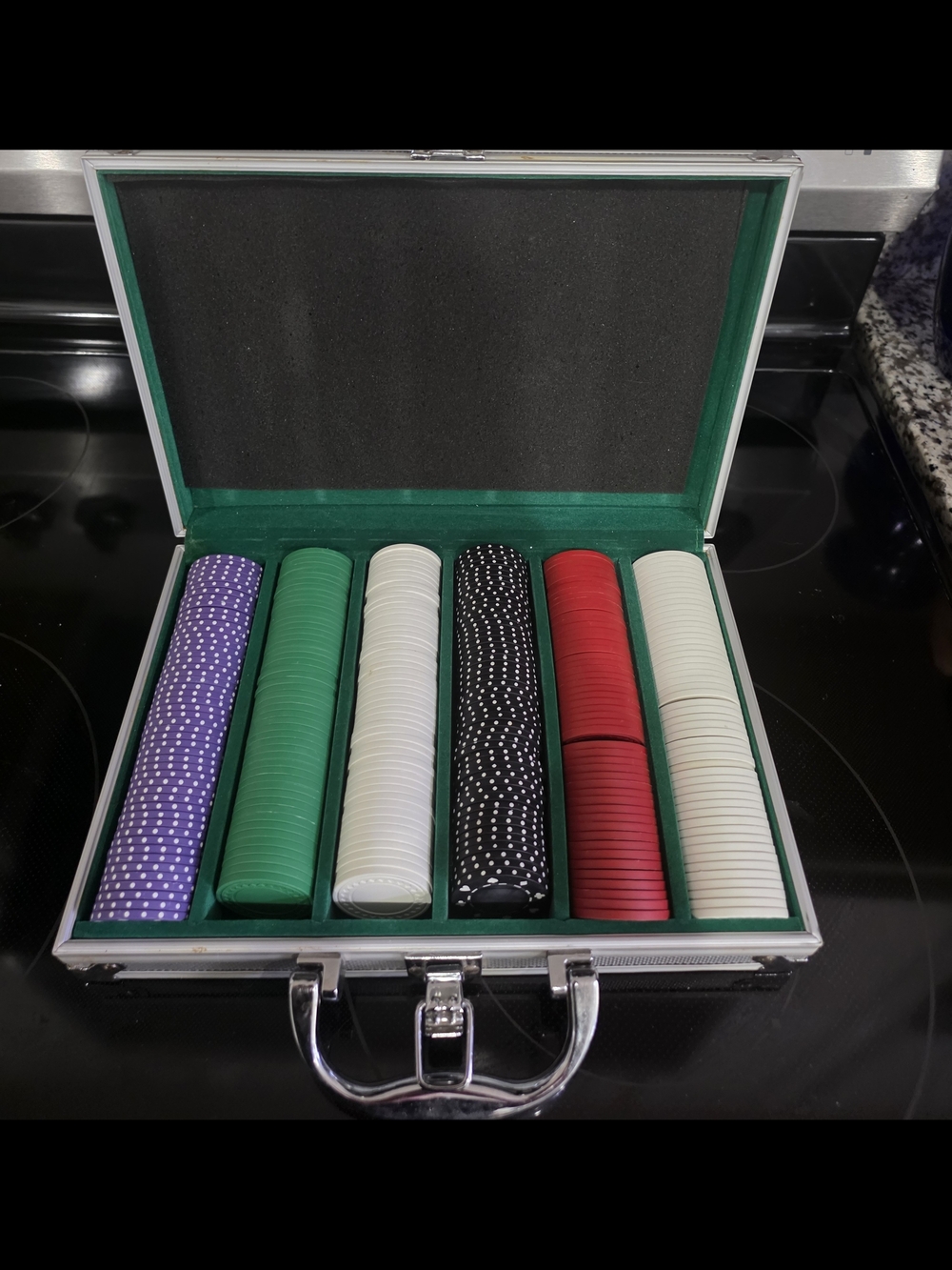 Poker Chip Travel Case - Assorted Colored Chips- 300 Count
